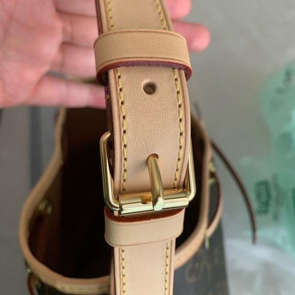 Louis Vuitton Monogram Noe Shoulder Bag - Picture 14 of 16